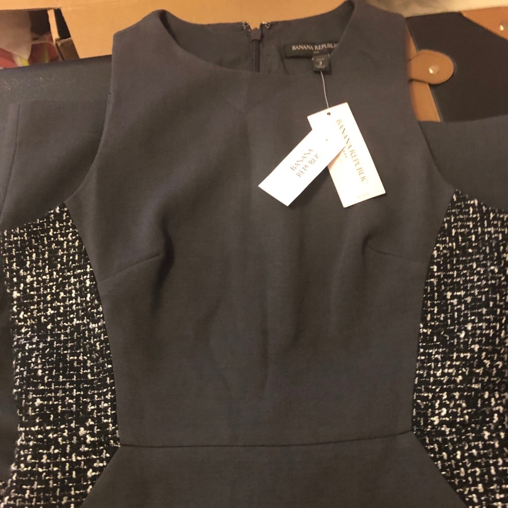 Banana Republic Sheath Dress - Picture 3 of 8